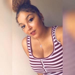 Meet your Posher, Adrianna